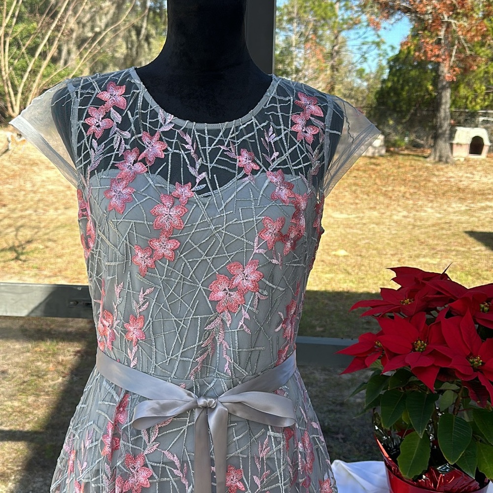 💖 Lily & Lola sheer grey cocktail dress, pink/ grey embroidered flowers